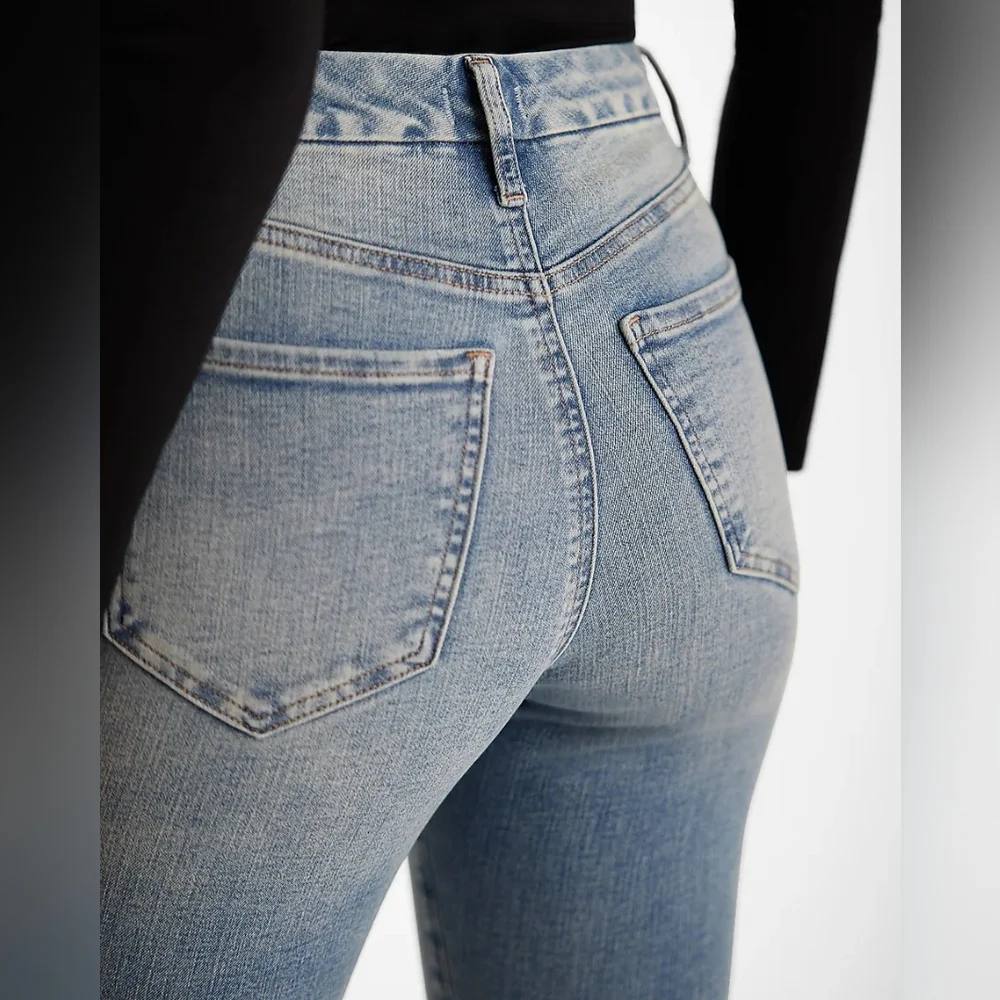 Express High Waisted Medium Wash Raw Hem FlexX Skinny Jeans - Picture 2 of 6